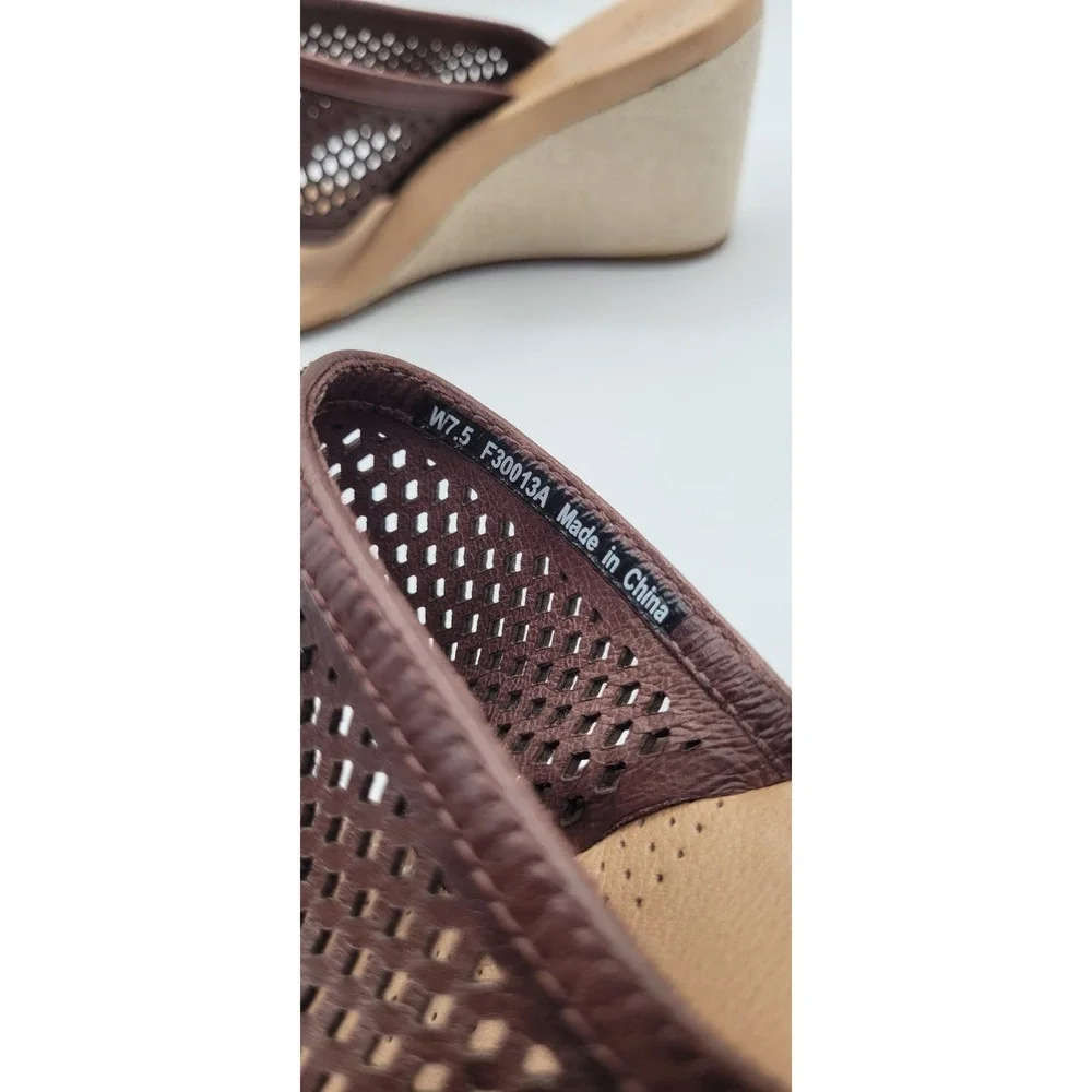 UGG Solena Women's Wedge Sandals 7.5 Brown Leather Perforated Comfort Thong